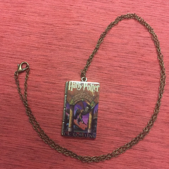 Harry Potter Book Necklace - Picture 5 of 5